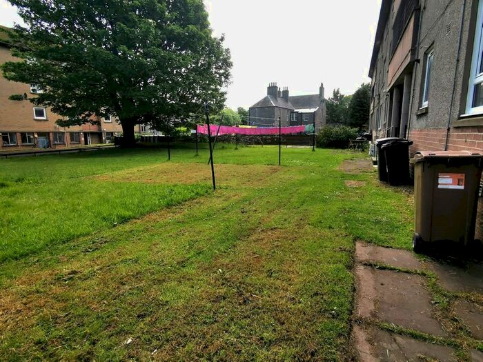2 Bedroom Flat To Rent In Carnie Gardens, Ashgrove, Aberdeen, AB25