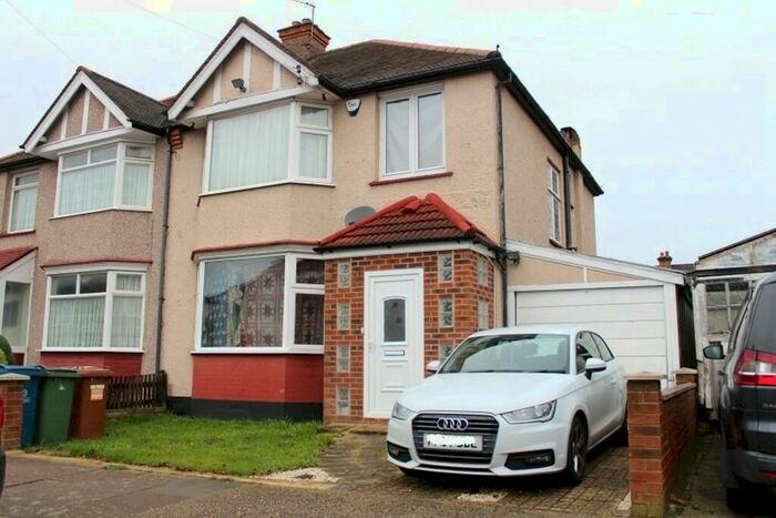 3 Bedroom Semi-Detached House To Rent In Spencer Road, Harrow, HA3