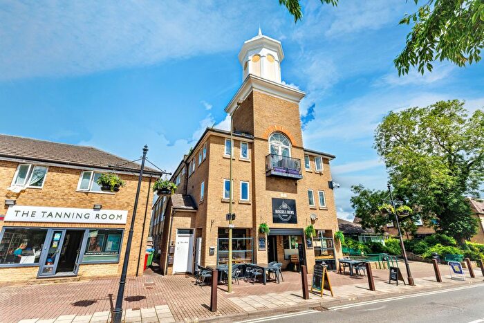 1 Bedroom Flat For Sale In Flat A, The Tower Centre, Alvescot Road, Carterton, Oxfordshire, OX18