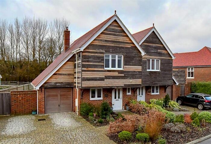 3 Bedroom Semi-Detached House For Sale In Kilndown Place, Stelling Minnis, Canterbury, Kent, CT4
