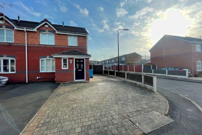 3 Bedroom End Of Terrace House To Rent In Haydock Avenue, Sale, M33