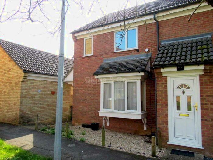 3 Bedroom End Of Terrace House To Rent In Begwary Close, Eaton Socon, PE19