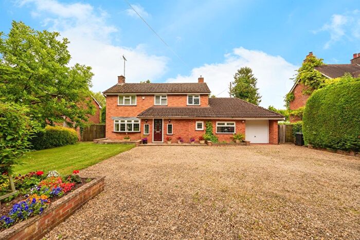 4 Bedroom Detached House For Sale In Alcester Road, Radford, Worcester, WR7