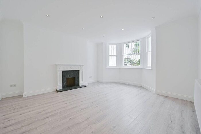 2 Bedroom Flat To Rent In Holland Road, Holland Park, London, W14