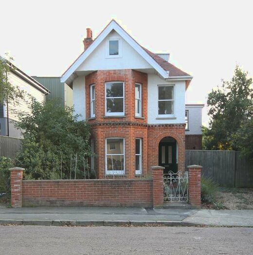 4 Bedroom Detached House To Rent In Fairy Road, Seaview, PO34