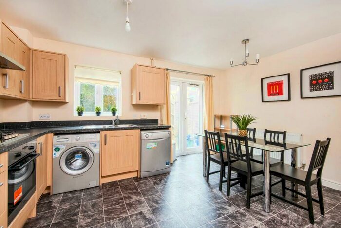 5 Bedroom Town House To Rent In Middlewood Close, Bath, BA2