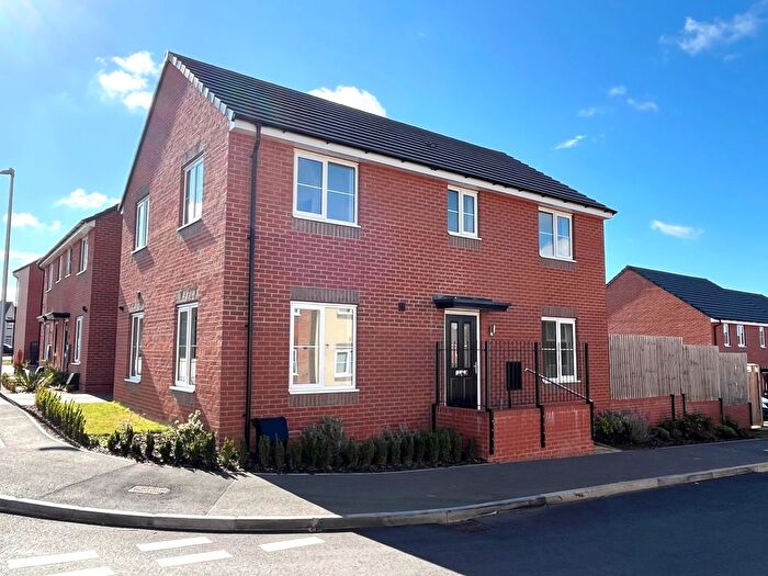 4 Bedroom Detached House For Sale In Tame Way, Bulkington, CV12