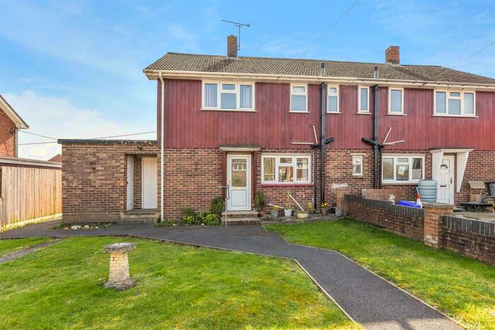 3 Bedroom Semi-Detached House For Sale In Campbell Close, Grateley, Andover, SP11
