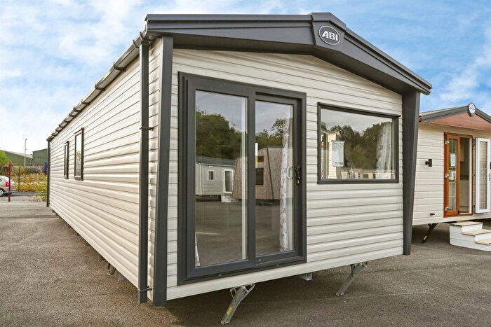 2 Bedroom Park Home For Sale In Witham Bank, Chapel Hill, Lincoln, LN4