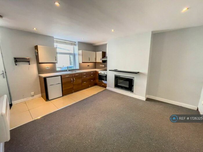 1 Bedroom Terraced House To Rent In Farholme Lane, Bacup, OL13