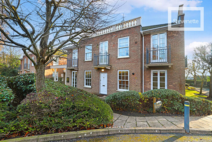 2 Bedroom Flat To Rent In Theydon Bower, Epping, CM16