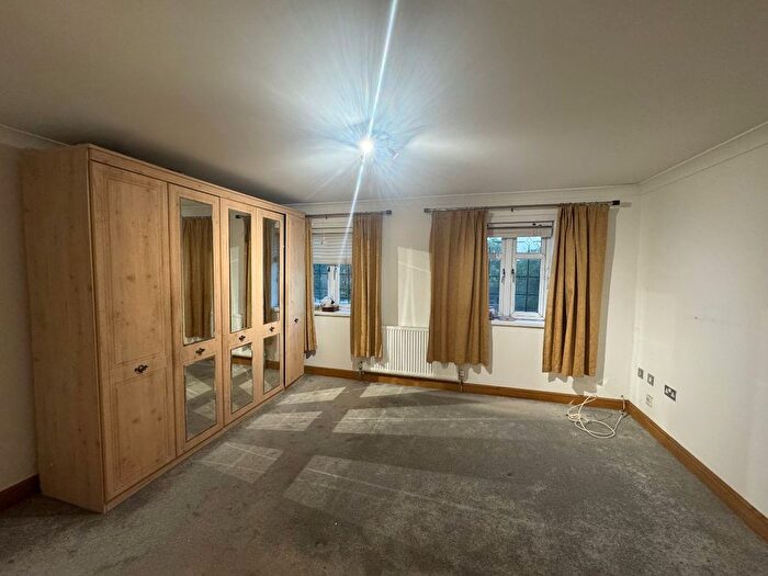 4 Bedroom Terraced House To Rent In Albany Road, Romford, RM6
