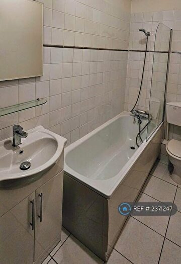 1 Bedroom Flat To Rent In Fenwick Road, London, SE15