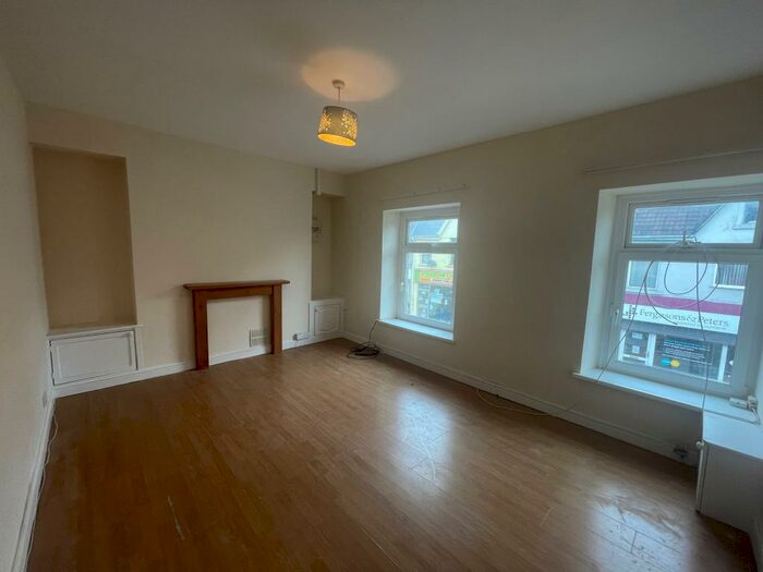 2 Bedroom Flat To Rent In High Street, Gorseinon, Swansea, SA4