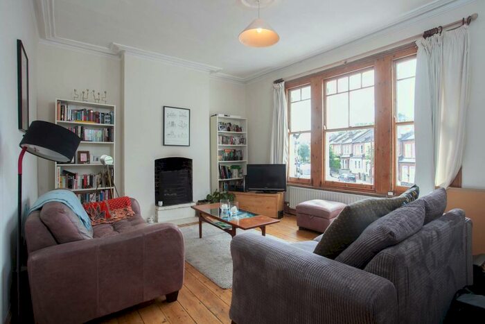 1 Bedroom Flat To Rent In Hearnville Road, London, SW12