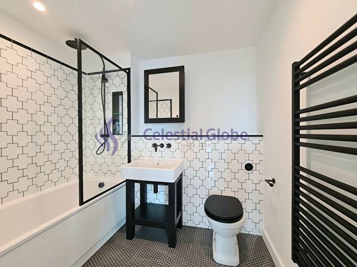 2 Bedroom Flat To Rent In Brook Street, Kingston Upon Thames, KT1