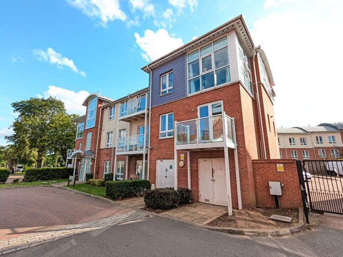 2 Bedroom Flat To Rent In Pumphouse Crescent, Watford, WD17