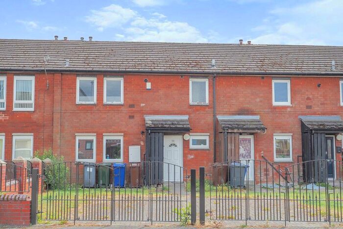 2 Bedroom Flat To Rent In Kirkstall Road, Barnsley, South Yorkshire, S71