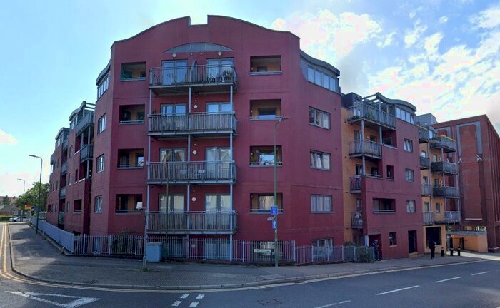 2 Bedroom Flat To Rent In Brookfield House, Hemel Hempstead HP2
