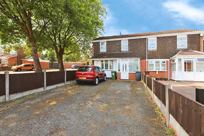3 Bedroom End Of Terrace House For Sale In Wilkinson Avenue, Bilston, WV14