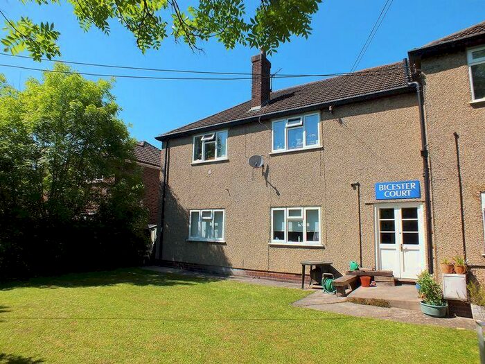 2 Bedroom Apartment To Rent In Bicester Court, Kidlington, OX5