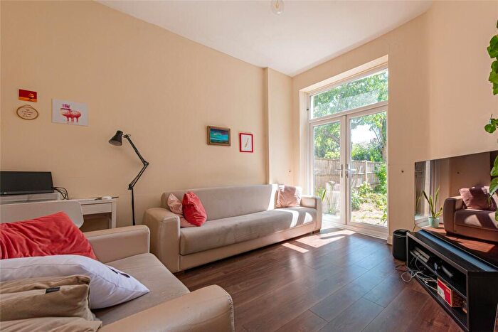 1 Bedroom Apartment To Rent In Woodlands Park Road, Harringay, London, N15