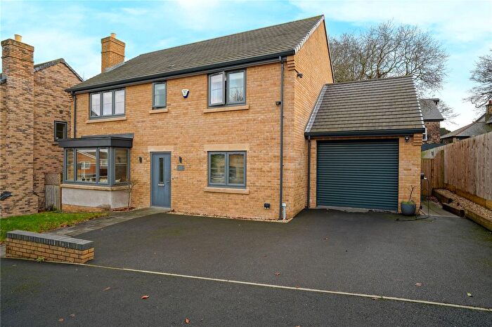 4 Bedroom Detached House For Sale In Heather Close, Rotherham, South Yorkshire, S60