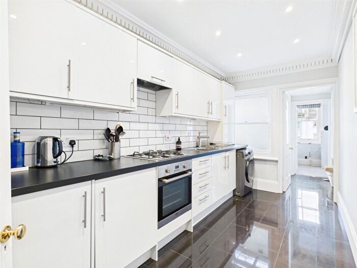 2 Bedroom Apartment To Rent In Adelaide Crescent, Hove, East Sussex, BN3