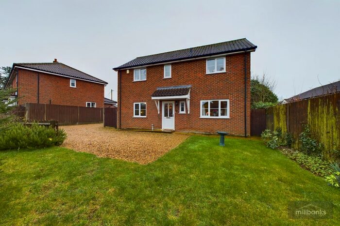 4 Bedroom Detached House For Sale In Ringers Lane, Hingham, Norwich, Norfolk, NR9