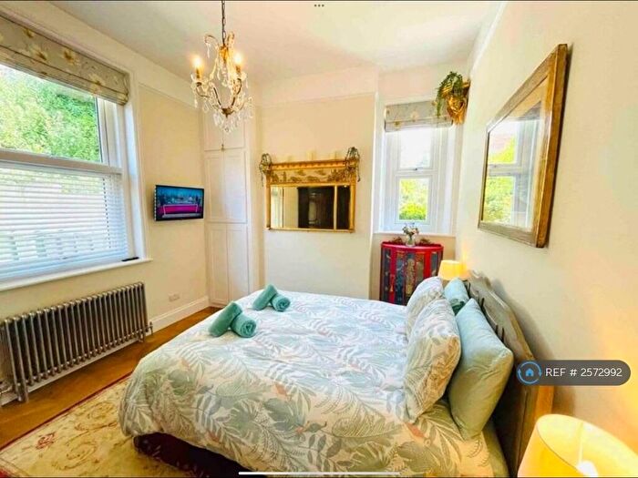 2 Bedroom Flat To Rent In Belmont House, Ventnor, PO38