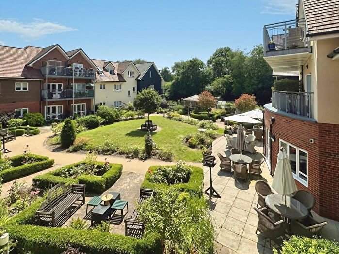 2 Bedroom Apartment For Sale In Redfields Lane, Church Crookham, Fleet, GU52