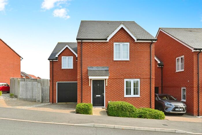 3 Bedroom Link Detached House For Sale In Hills Drive, Newport, Saffron Walden, CB11