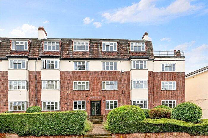 2 Bedroom Apartment To Rent In St. Mark's Hill, Surbiton, KT6