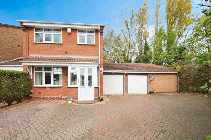 3 Bedroom Detached House For Sale In Vintage Close, Birmingham, West Midlands, B34