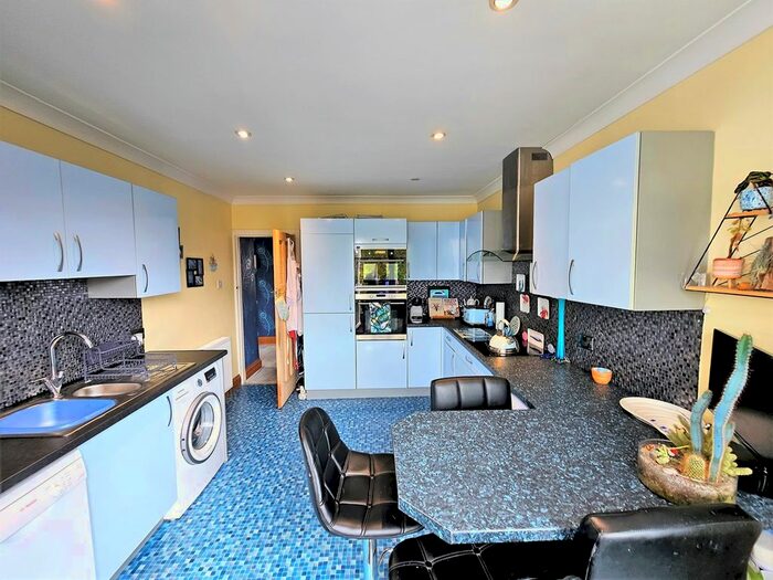 2 Bedroom Detached Bungalow For Sale In Bright Road, Oakdale, Poole, BH15