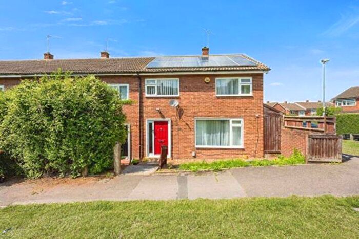 3 Bedroom End Of Terrace House For Sale In The Link, Dunstable, LU5