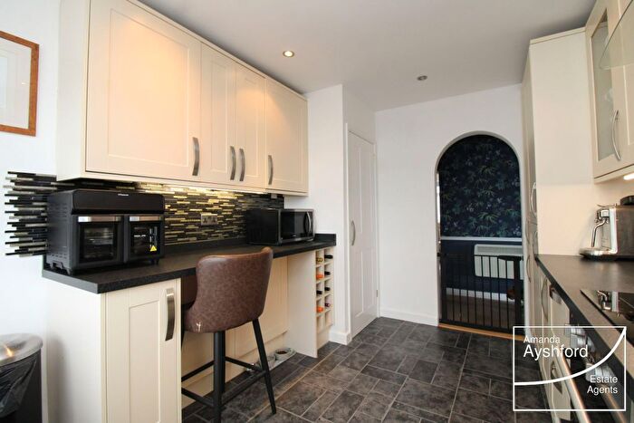 2 Bedroom Flat For Sale In Cleveland Road, Paignton, TQ4