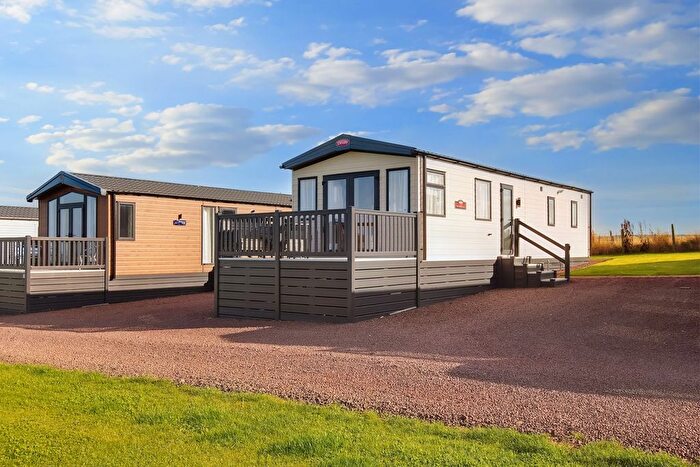 2 Bedroom Mobile/park Home For Sale In Knockhill Of Nydie, Strathkinness, St Andrews, KY16