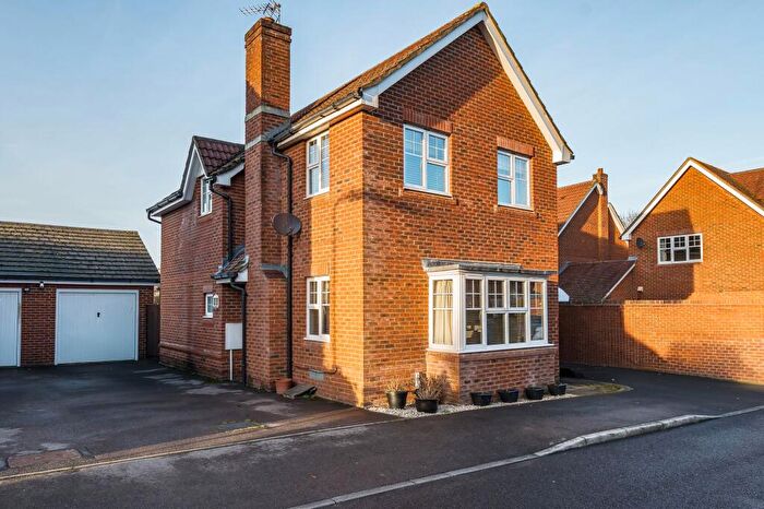 3 Bedroom Detached House For Sale In Bufton Field, North Warnborough, RG29