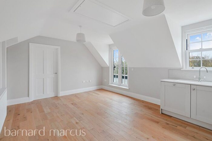 1 Bedroom Apartment For Sale In Horsham Road, Beare Green, Dorking, RH5