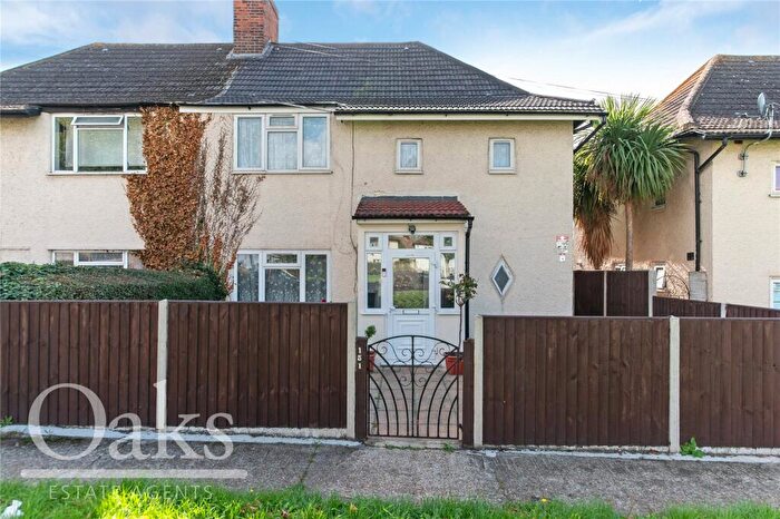 4 Bedroom Semi-Detached House For Sale In Norbury Avenue, Thornton Heath, CR7