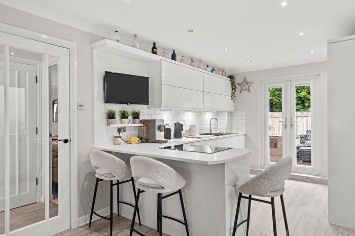 4 Bedroom Detached House For Sale In Burns Avenue, The Inches, Larbert, FK5