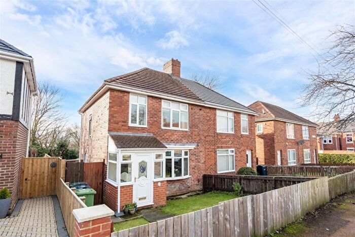 3 Bedroom Semi Detached House For Sale In Woodgate Gardens, Gateshead, NE10