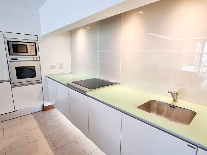 1 Bedroom Flat To Rent In Bell Street, London, NW1