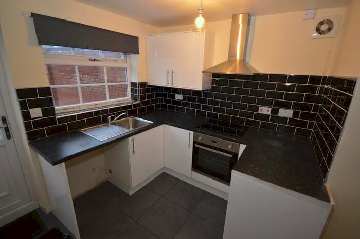 1 Bedroom Apartment To Rent In Overfield Drive, Bilston, West Midlands, WV14