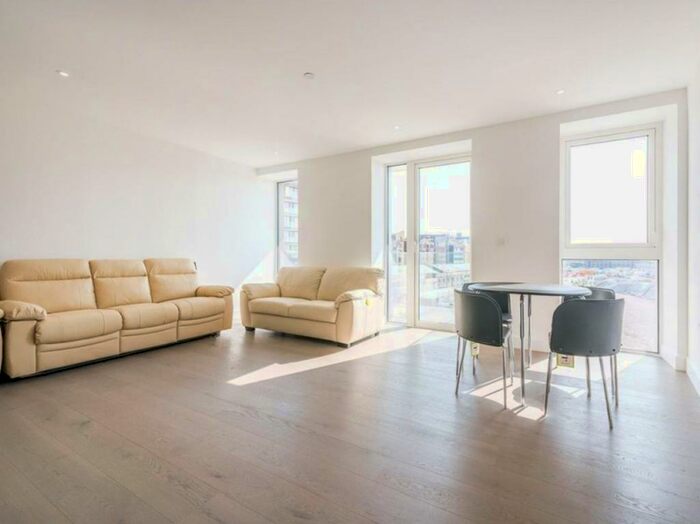 2 Bedroom Flat To Rent In Vaughan Way, E1W