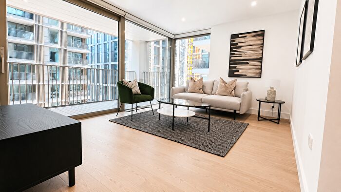 2 Bedroom Flat To Rent In Palmer Road, London, SW11
