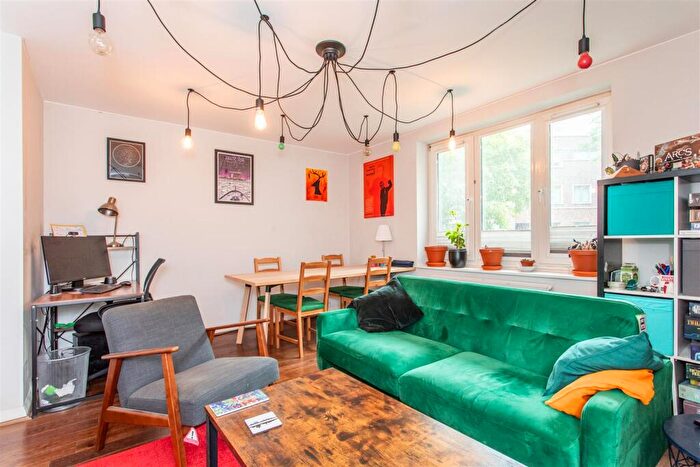 2 Bedroom Flat For Sale In O'Brien House, Bethnal Green, E2