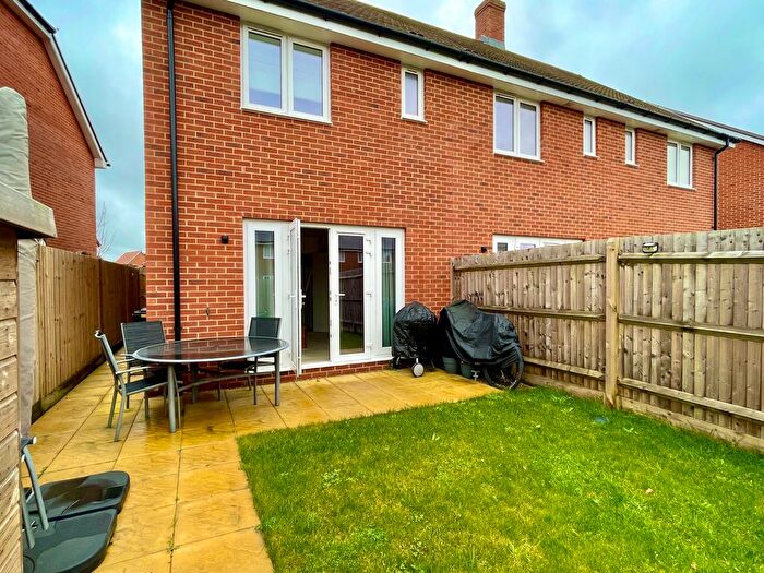 2 Bedroom Semi-Detached House To Rent In Fourteenth Street, Faygate, Horsham, RH12