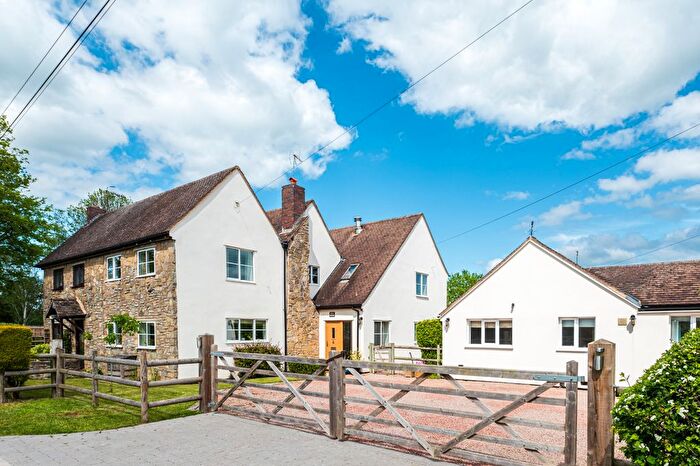 4 Bedroom Semi Detached House For Sale In Droitwich, Worcestershire, WR9